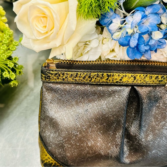 Authentic Burberry Metallic Distressed Clutch Pouch - Picture 4 of 14